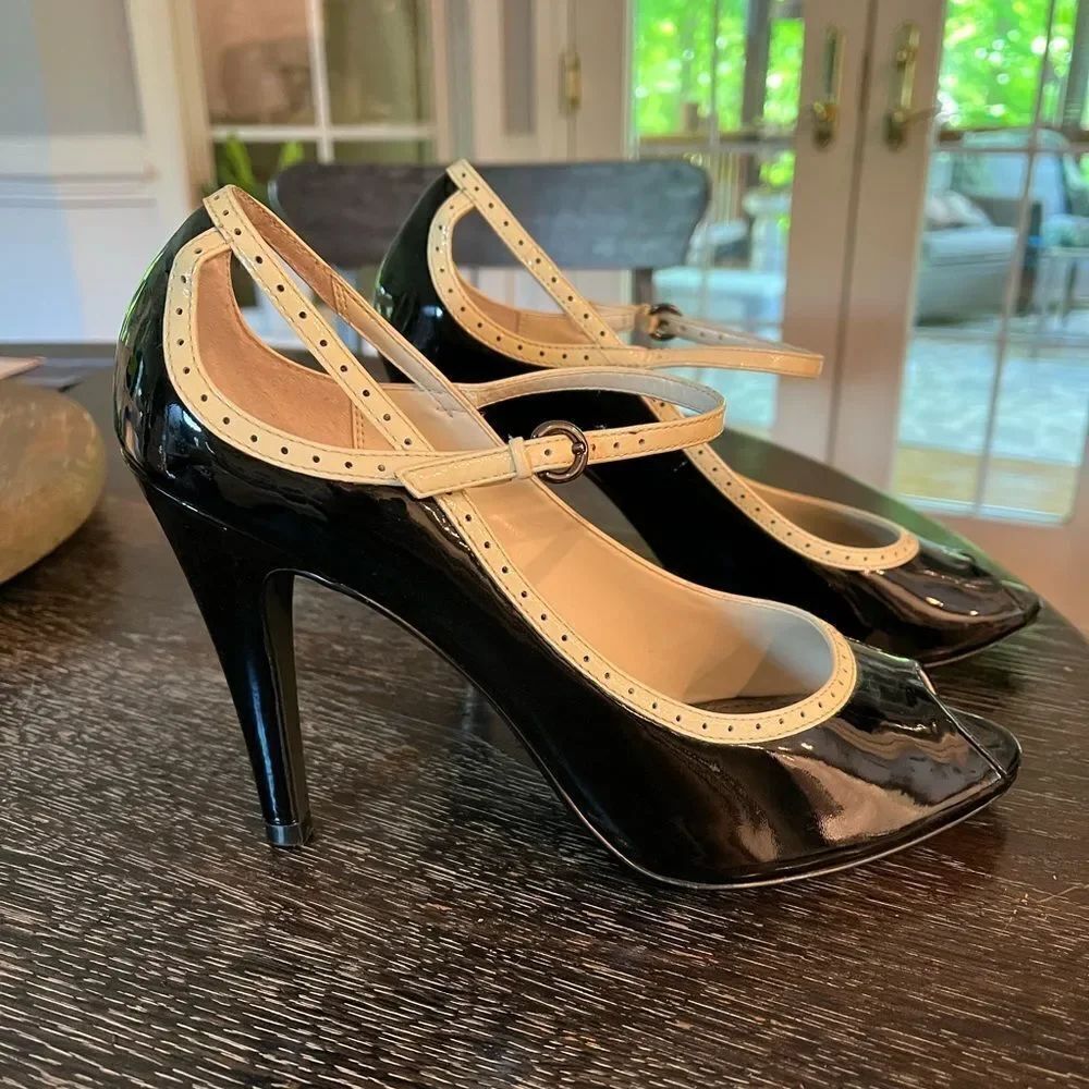 Linea Paolo Black & Cream Retro Strappy Peep Toe Pump Heels sz 10